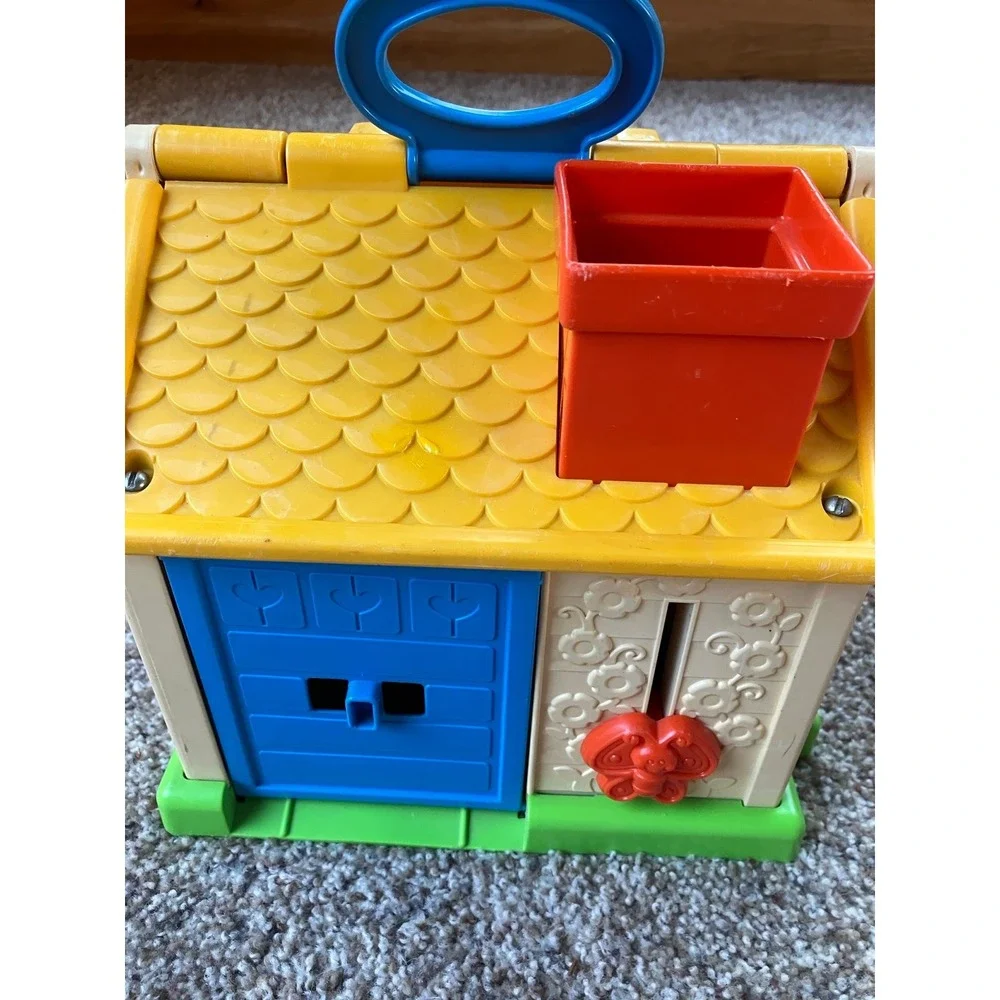 Vintage 1984 Fisher-Price Activity Playhouse 136 Carry Handle Toy Made in USA